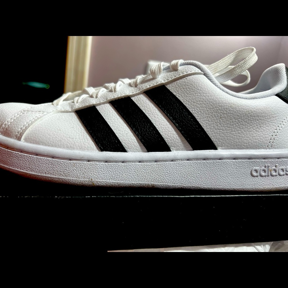 Adidas Grand Court size 9